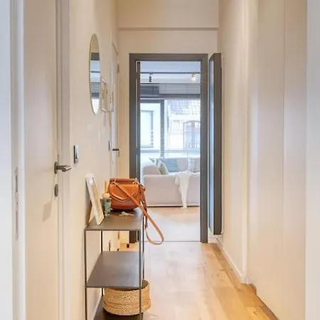 Apartment Spacious 2-br Just 30m From The