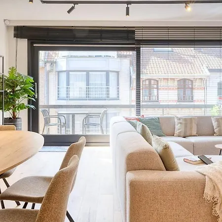 Spacious 2-br Just 30m From The