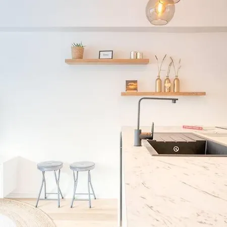 Apartamento Spacious 2-br Just 30m From The *