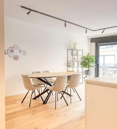 Apartamento Spacious 2-br Just 30m From The *