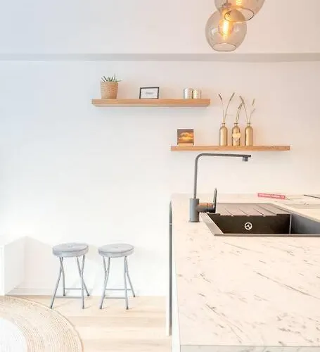 Apartamento Spacious 2-br Just 30m From The *